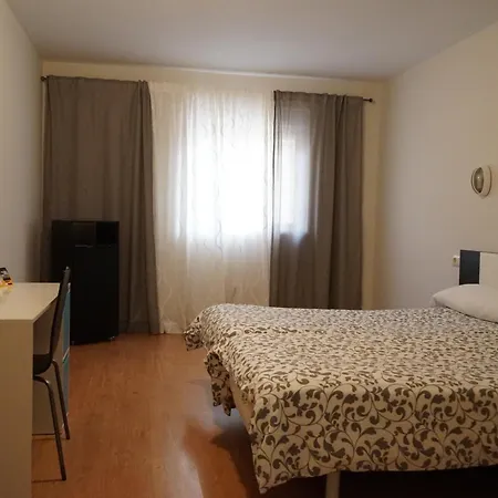 Ahc Otel Caces