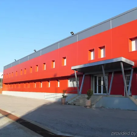 Ahc Otel Caces